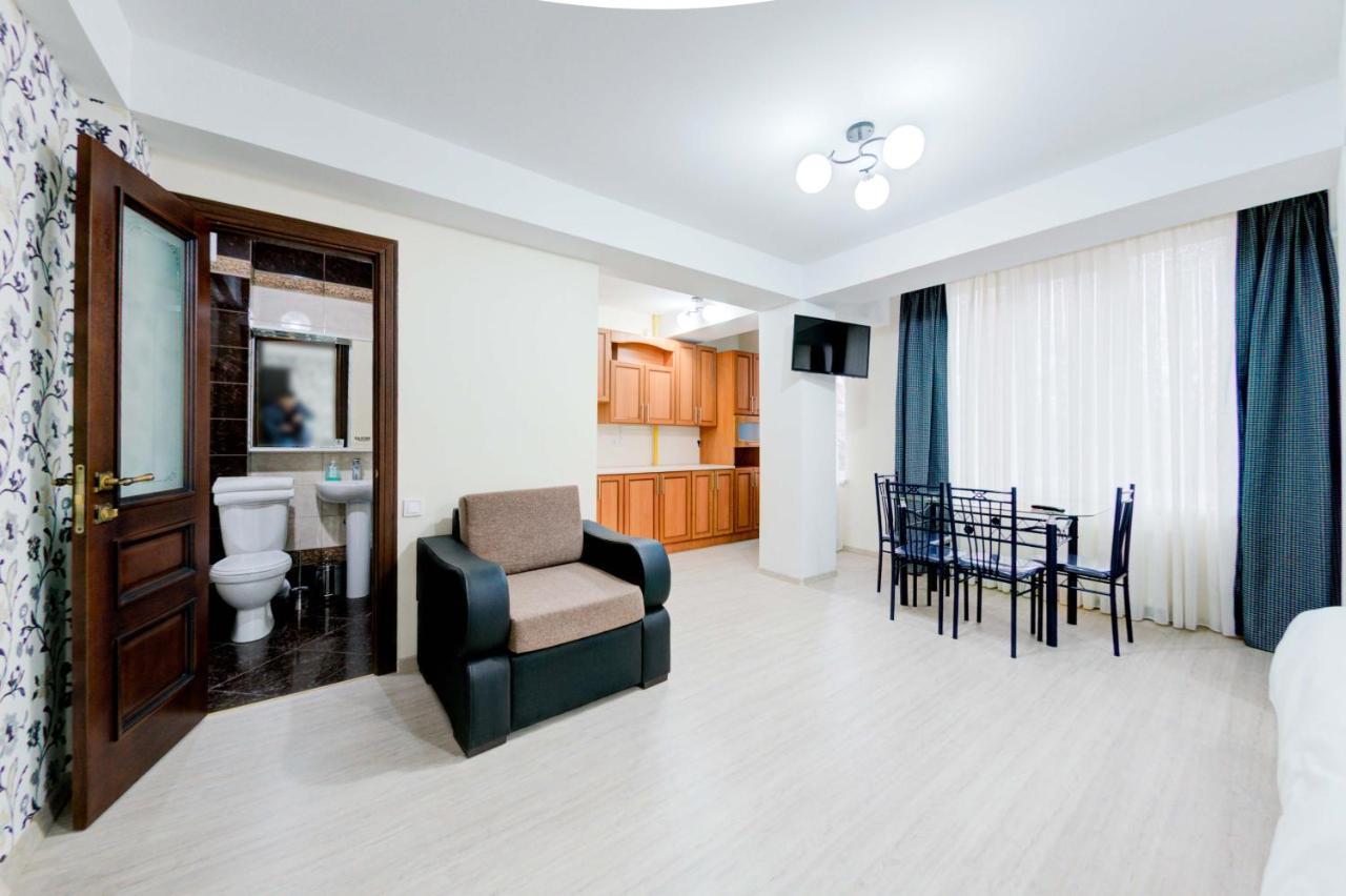 Catherine Hotel Kişinev Dış mekan fotoğraf